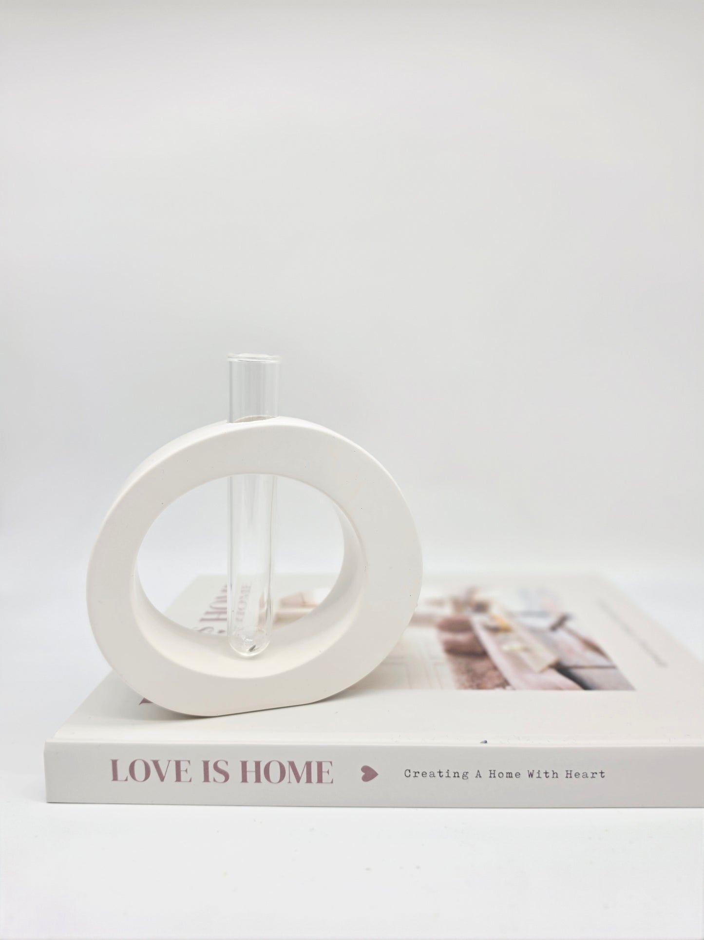 Round Vase - White